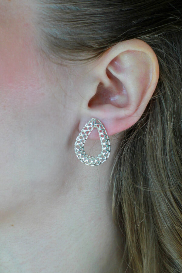 Brinco Gota Trabalhado Prata