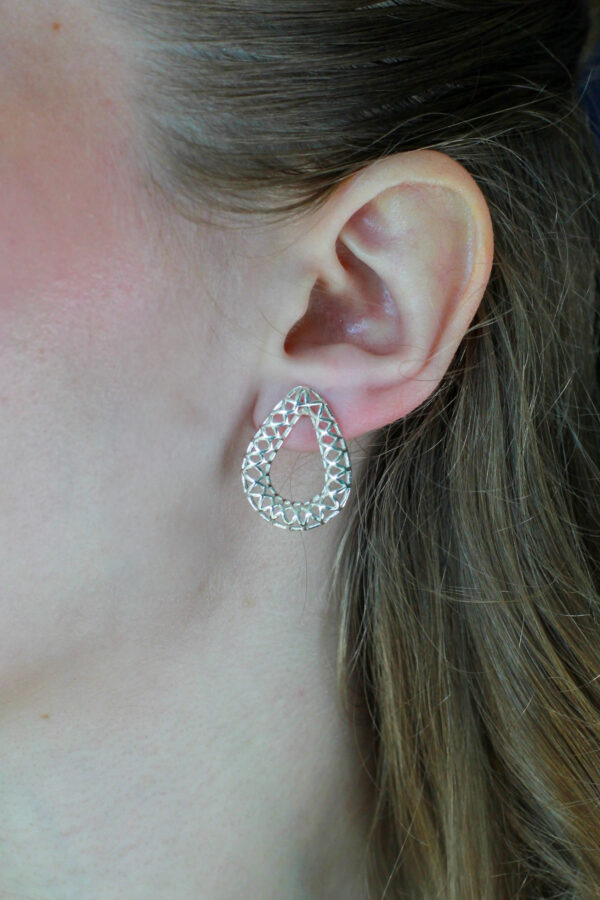 Brinco Gota Trabalhado Prata