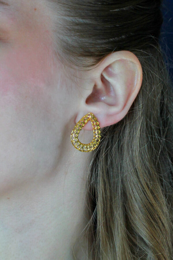 Brinco Gota Trabalhado Ouro