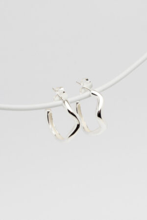 Argola M Tubo Ondulado em Prata