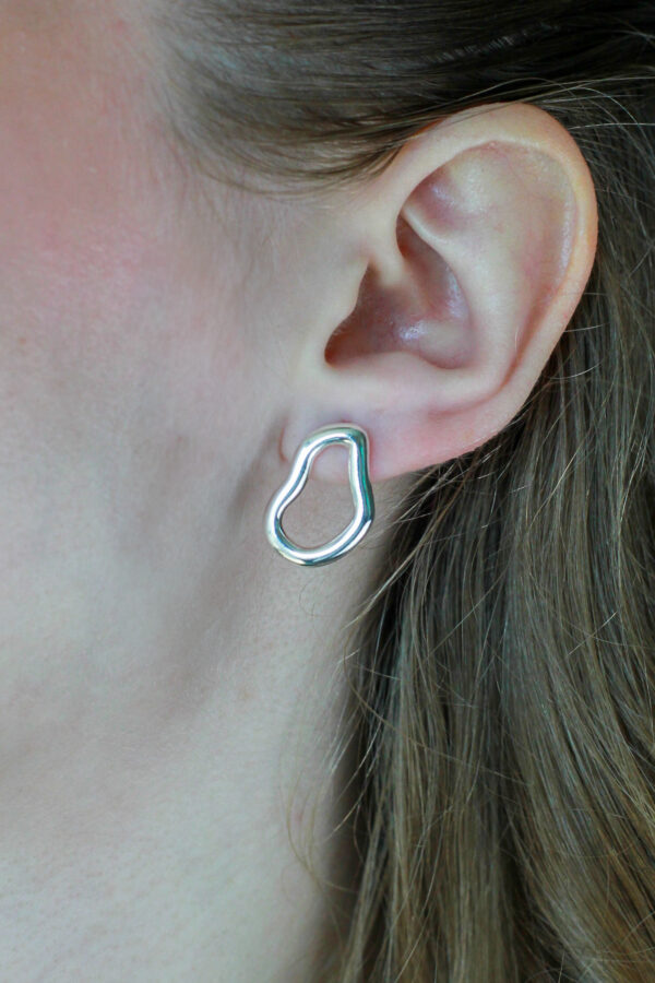 Brinco Orgânico P em Prata