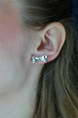 Brinco Laço P em Prata