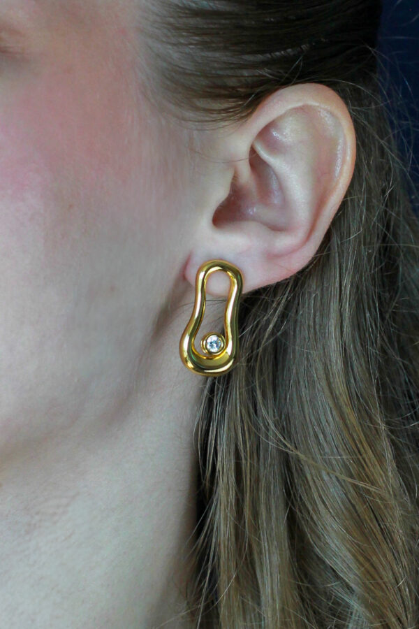 Brinco Orgânico com Zircônia em Ouro