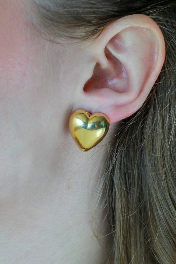 15359536712-36.jpg Brinco Coração Liso em Ouro